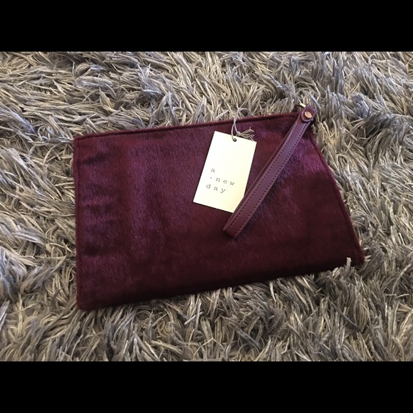 🌹A NEW DAY Wristlet Pouch in Scarlet Mystery NWT - Picture 4 of 7